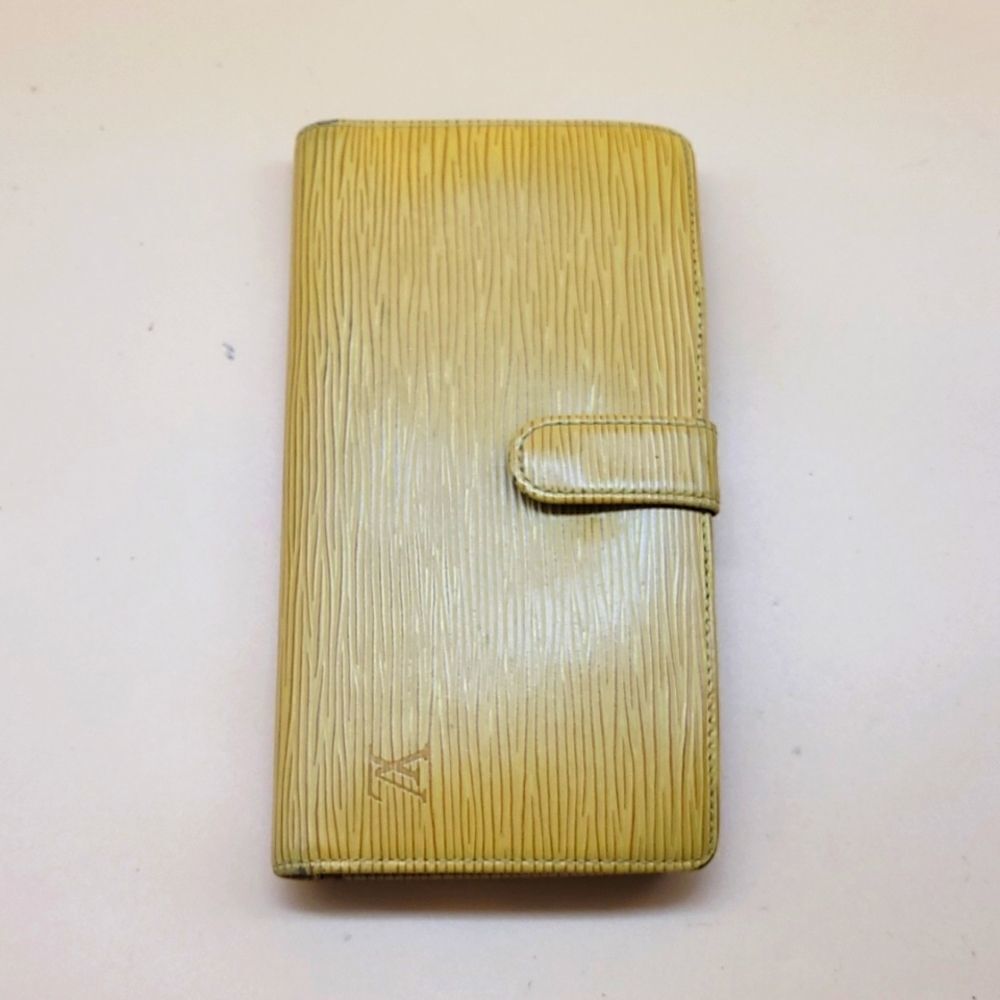 Authentic Louis Vuitton Epi Wallet